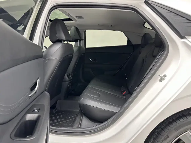 Hyundai Elantra — Фото автомобиля 8