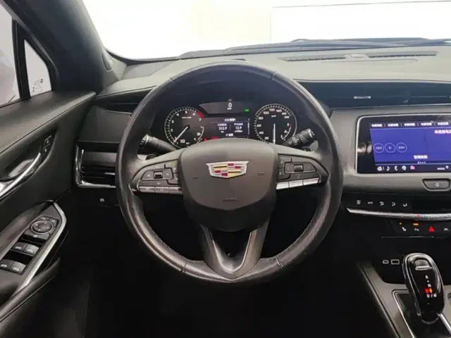 Cadillac XT4 — Фото автомобиля 15