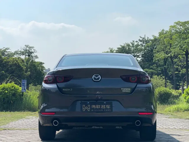 Mazda Axela — Фото автомобиля 5
