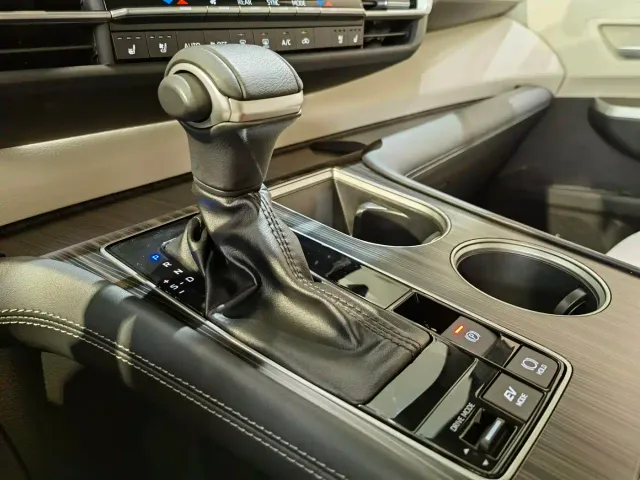 Toyota Sienna — Фото автомобиля 14