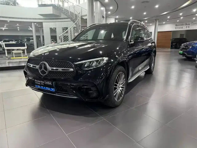 Фотография автомобиля — Mercedes-Benz GLC-Class