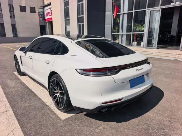 Porsche Panamera — Фото автомобиля 2