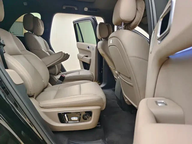 Li Auto L8 — Фото автомобиля 18
