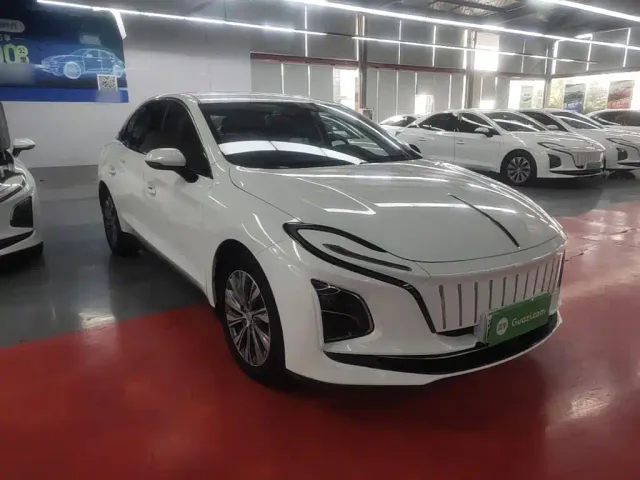 Hongqi E-QM5 — Фото автомобиля 3