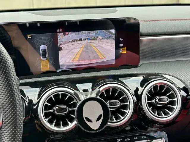 Mercedes-Benz Mercedes-Benz A-Class AMG 2022 AMG A 35 L 4MATIC — Фото автомобиля 13