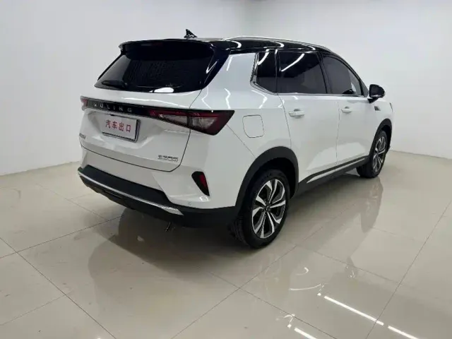 Wuling Asta — Фото автомобиля 4
