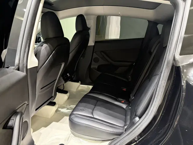 Tesla Model Y — Фото автомобиля 6