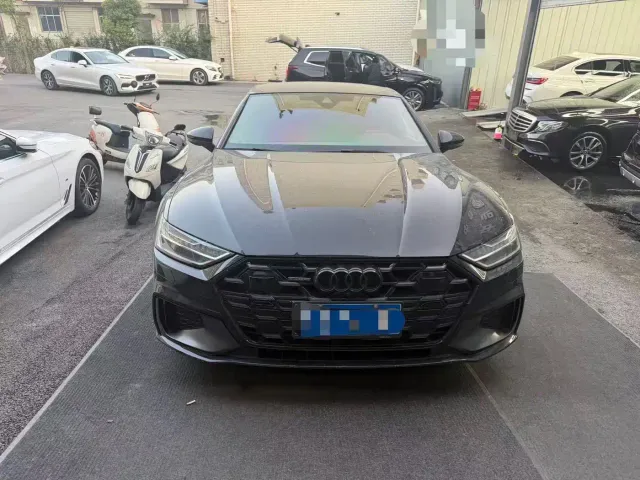 Audi A7L — Фото автомобиля 2