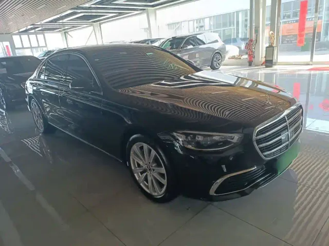 Mercedes-Benz S-Class — Фото автомобиля 3