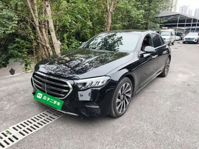 Фотография автомобиля — Mercedes-Benz E-Class