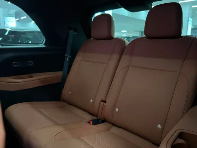 Li Auto L8 — Фото автомобиля 15