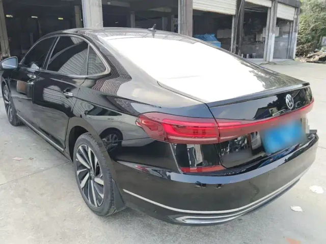 Volkswagen Passat — Фото автомобиля 4
