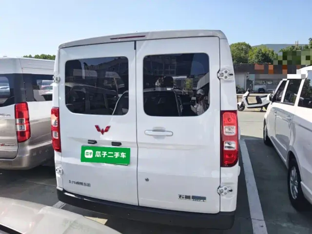 Wuling Yangguang — Фото автомобиля 5