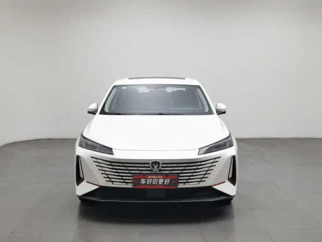 Changan Eado — Фото автомобиля 3