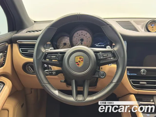 Porsche Macan — Фото автомобиля 12