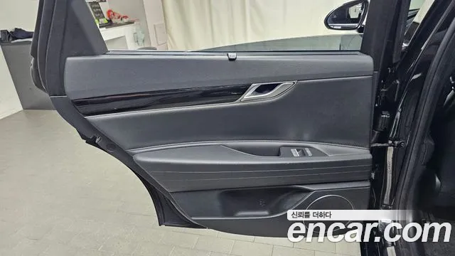 Genesis G80 Бензин 2.5 турбо AWD — Фото автомобиля 21