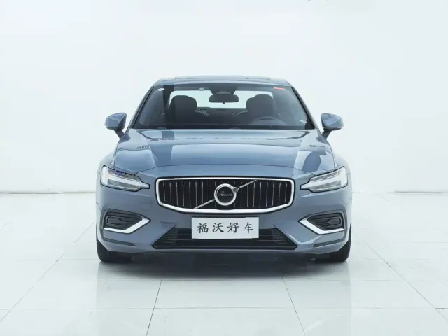 Volvo S60 — Фото автомобиля 2