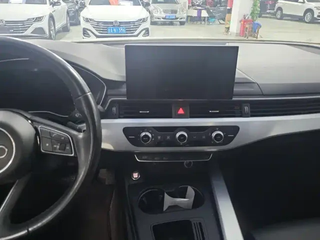 Audi A4L — Фото автомобиля 13