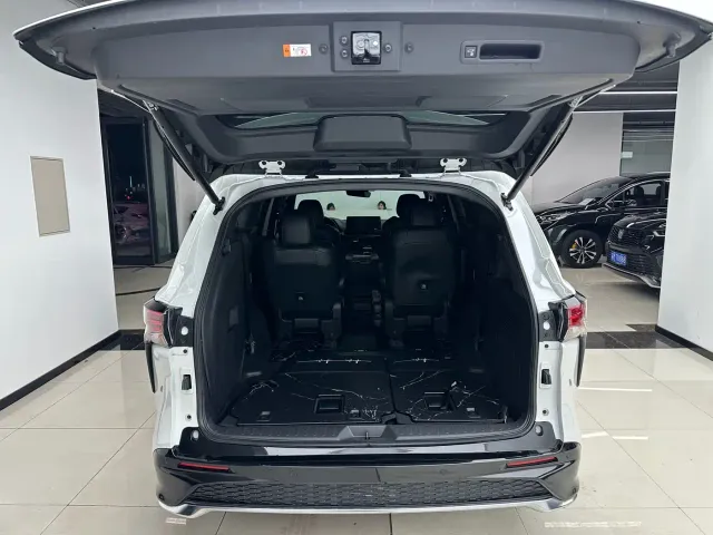 Toyota Granvia — Фото автомобиля 9