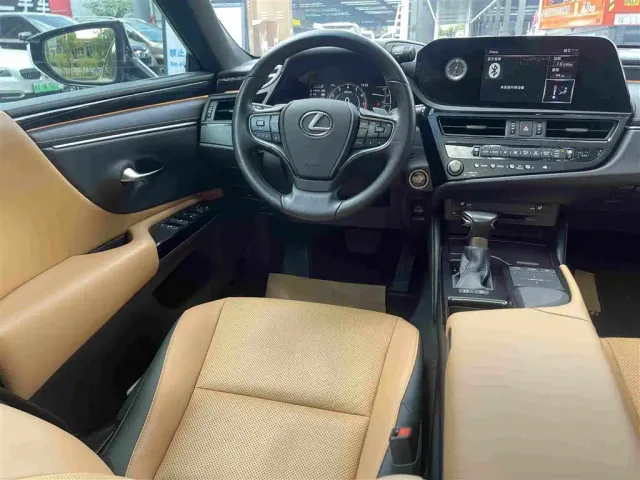 Lexus ES — Фото автомобиля 20