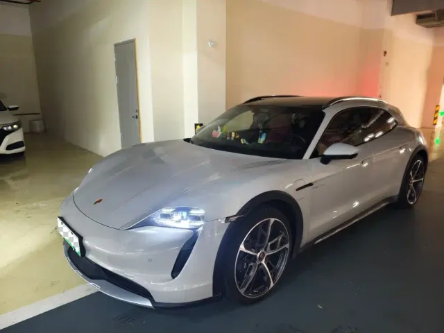 Фотография автомобиля — Porsche Taycan