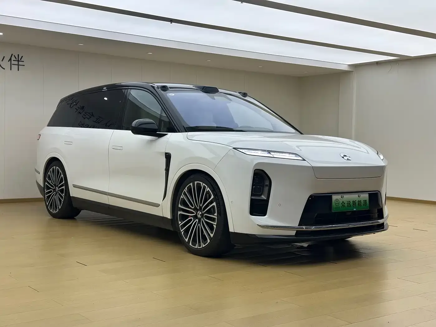 NIO NIO ES8 2025 Base Model — Фото автомобиля 3
