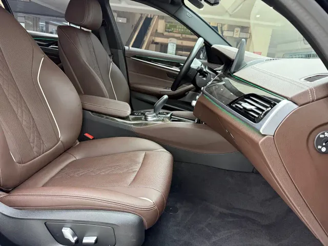 BMW 5 Series — Фото автомобиля 20
