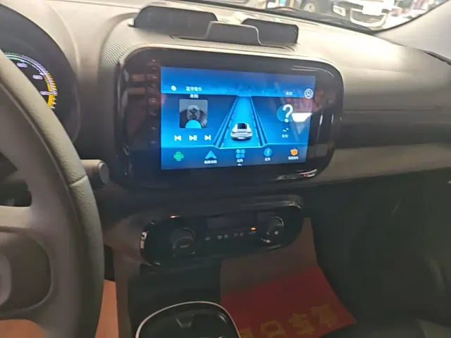 Roewe Clever — Фото автомобиля 12