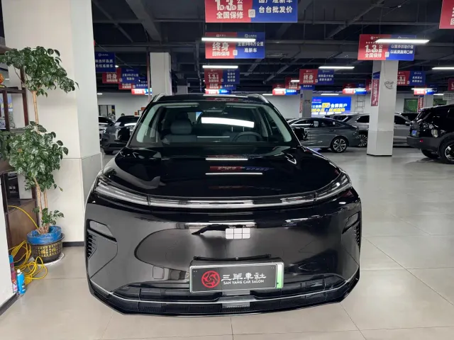 Geely Galaxy Starship 7 EM-i — Фото автомобиля 2