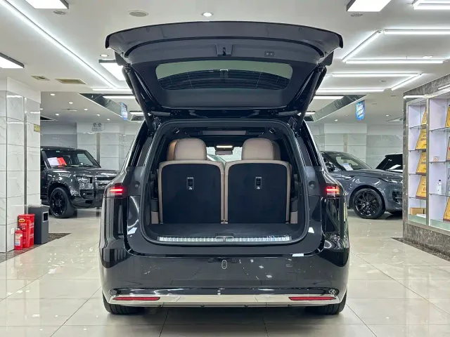 Li Auto L9 — Фото автомобиля 7