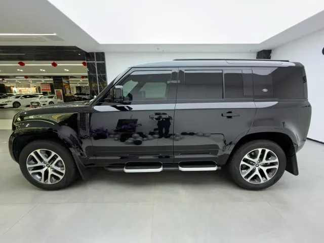 Land Rover Defender — Фото автомобиля 5