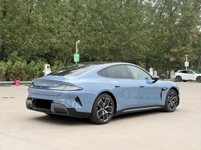 Xiaomi SU7 — Фото автомобиля 12