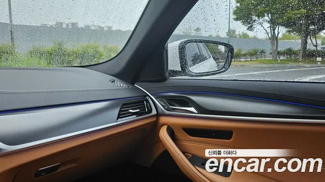 BMW 5-Series — Фото автомобиля 14