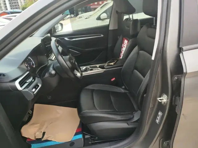 Geely Emgrand — Фото автомобиля 14