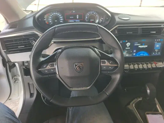 Peugeot Peugeot 408 2022 1.6T Light Chaser Edition — Фото автомобиля 10