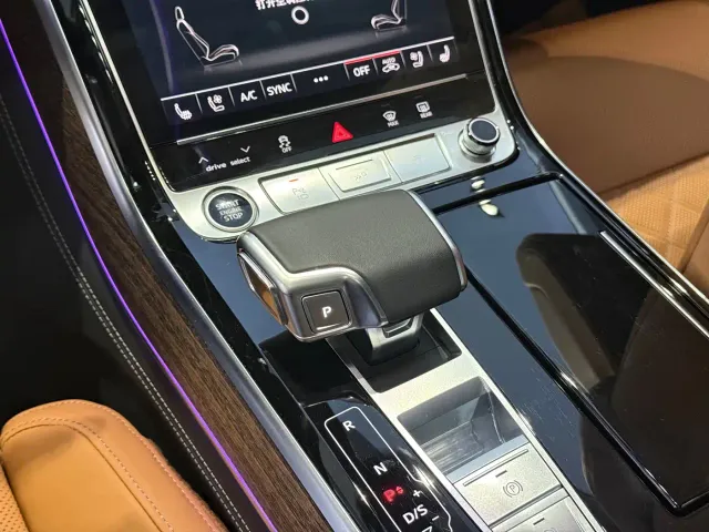 Audi A8 — Фото автомобиля 9