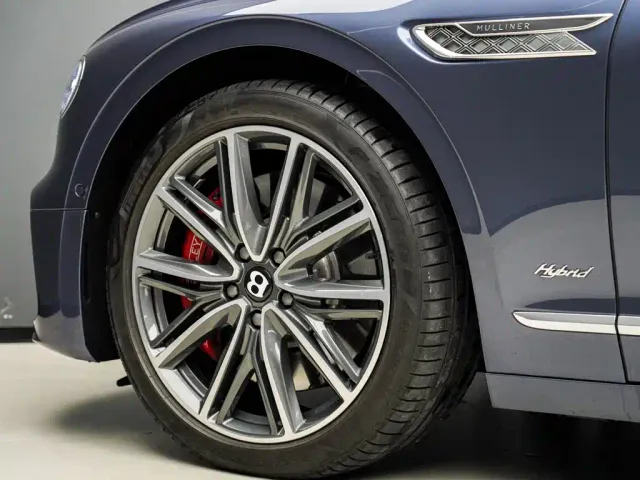 Bentley Flying Spur — Фото автомобиля 6