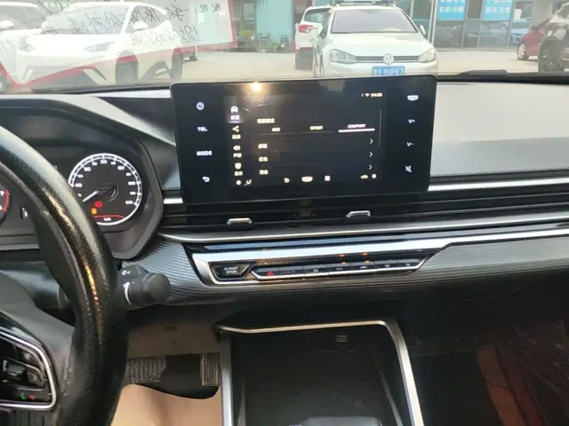 Geely Emgrand — Фото автомобиля 12