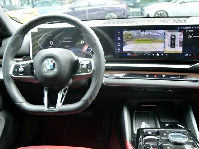 BMW 5 Series — Фото автомобиля 9