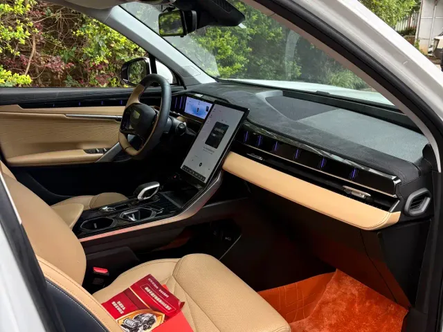 Geely Boyue L — Фото автомобиля 9