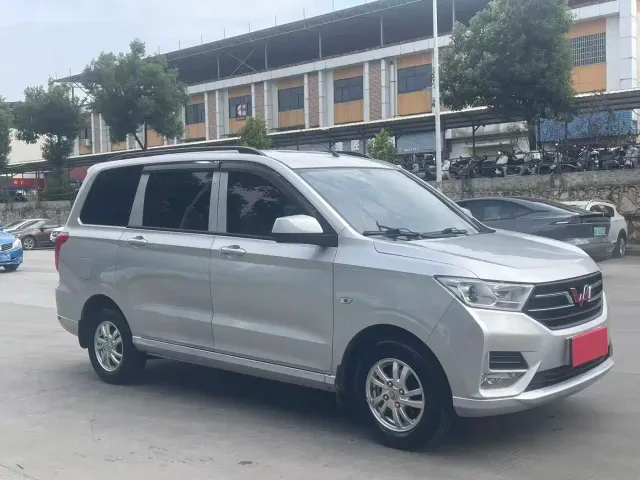 Wuling Hongguang — Фото автомобиля 3