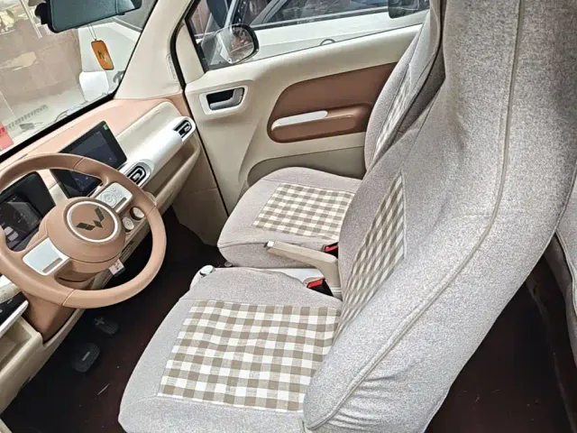 Wuling Hongguang Mini EV — Фото автомобиля 14