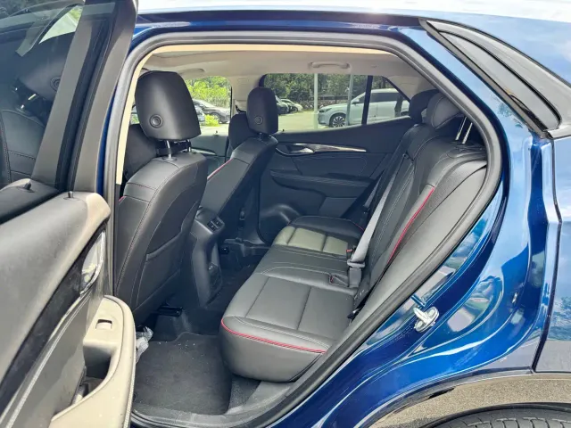 Buick Envision S — Фото автомобиля 10