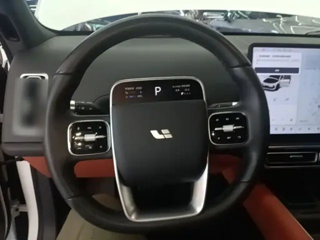 Li Auto L6 — Фото автомобиля 10