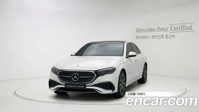 Mercedes-Benz E-Class — Фото автомобиля 3