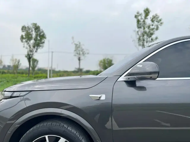 Li Auto L7 — Фото автомобиля 4