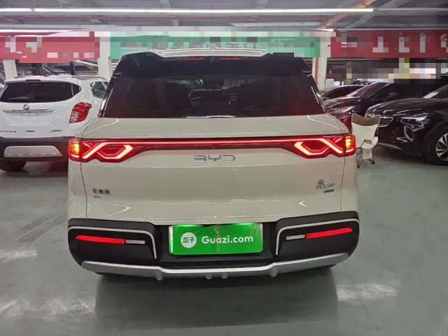 BYD Yuan UP — Фото автомобиля 5