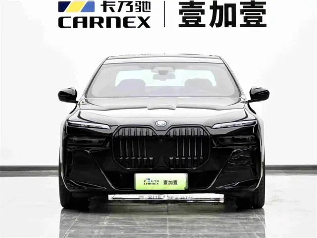 BMW i7 — Фото автомобиля 2