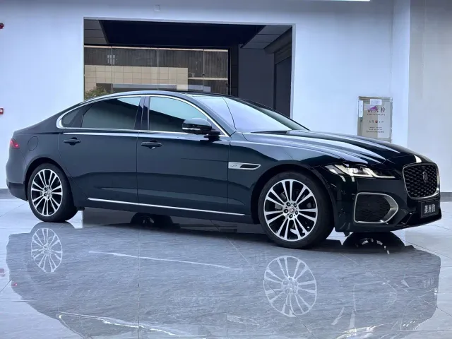 Jaguar XFL — Фото автомобиля 3
