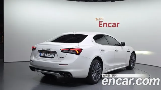 Maserati Ghibli Ghibli — Фото автомобиля 2